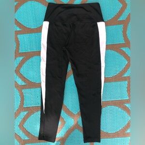 Lysse Black and White Athletic Leggings